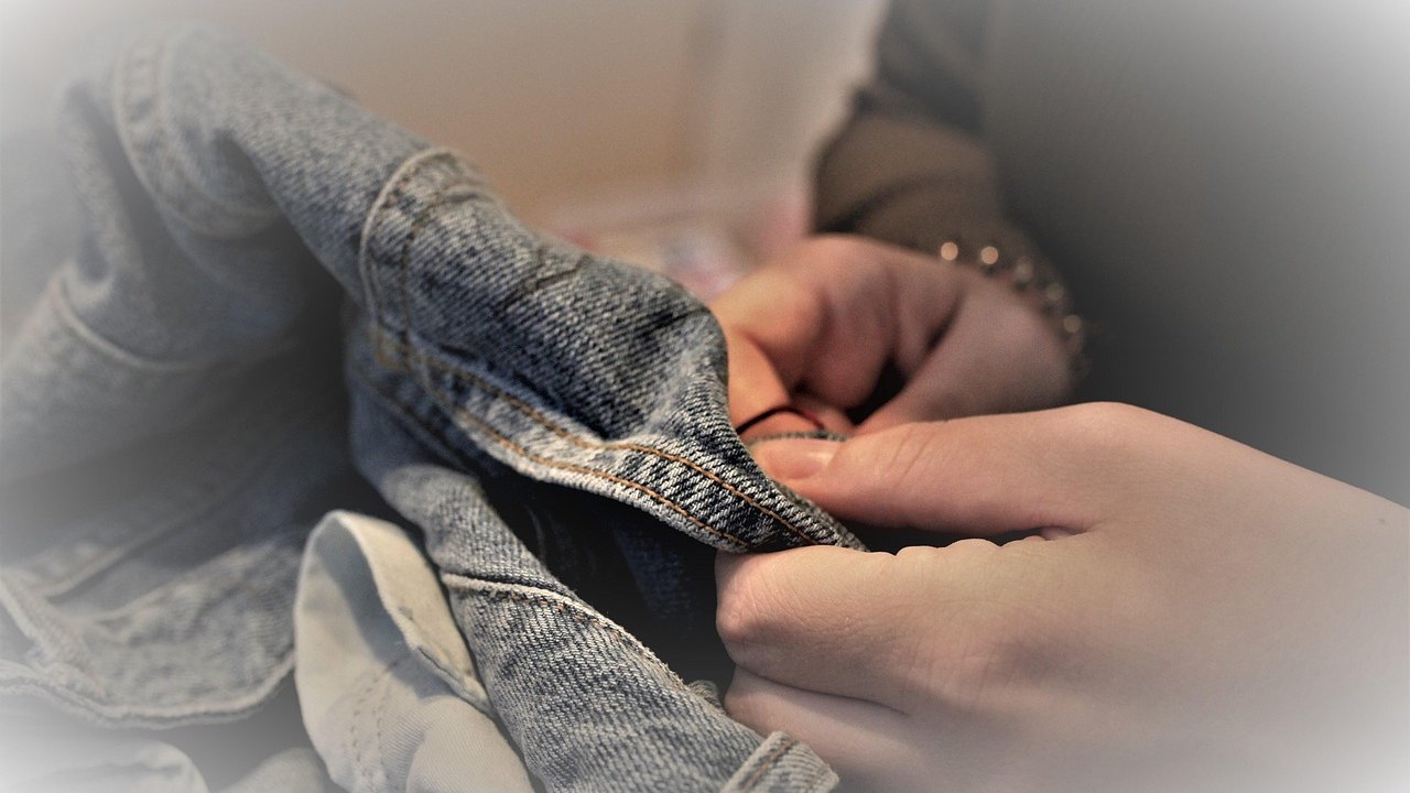 How to Tell If a Garment Is Well Made: 12 Checks You Can Do in the Shop